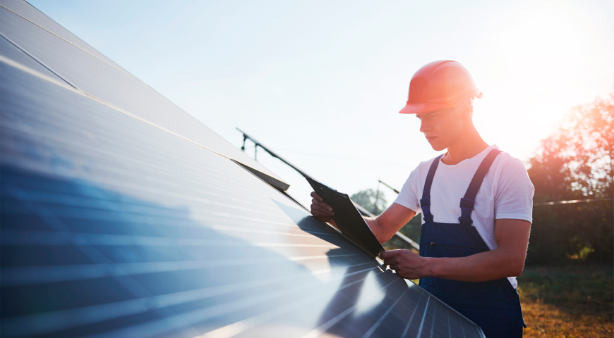 ENERGIA SOLAR: MANUTENÇÃO DOS PAINÉIS SOLARES
